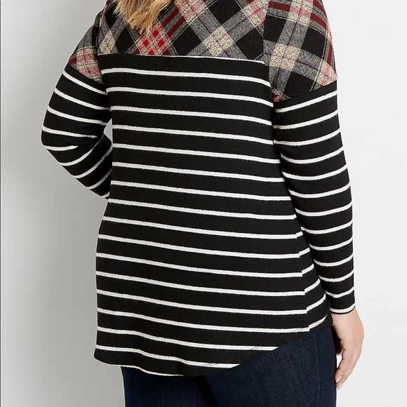 Plus 0X,3X Plaid Stripe Blocked Football Top - Picture 4 of 13